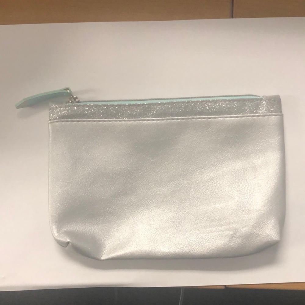 Ipsy make up bag